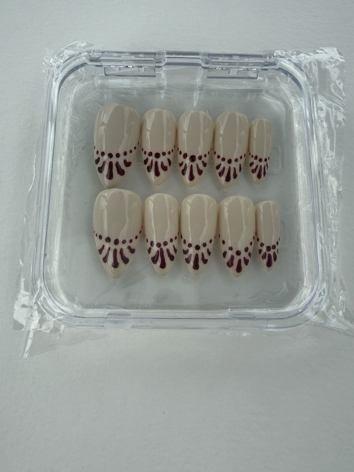 Press On Nails Handmade Apres Short Almond With Beige And Dark Red Design Size M