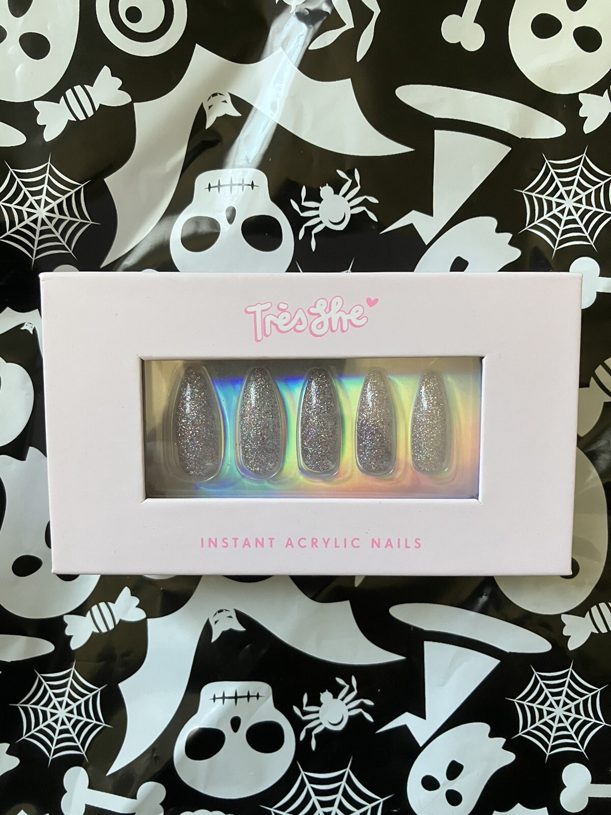 Tresshe tres she nails press on nails