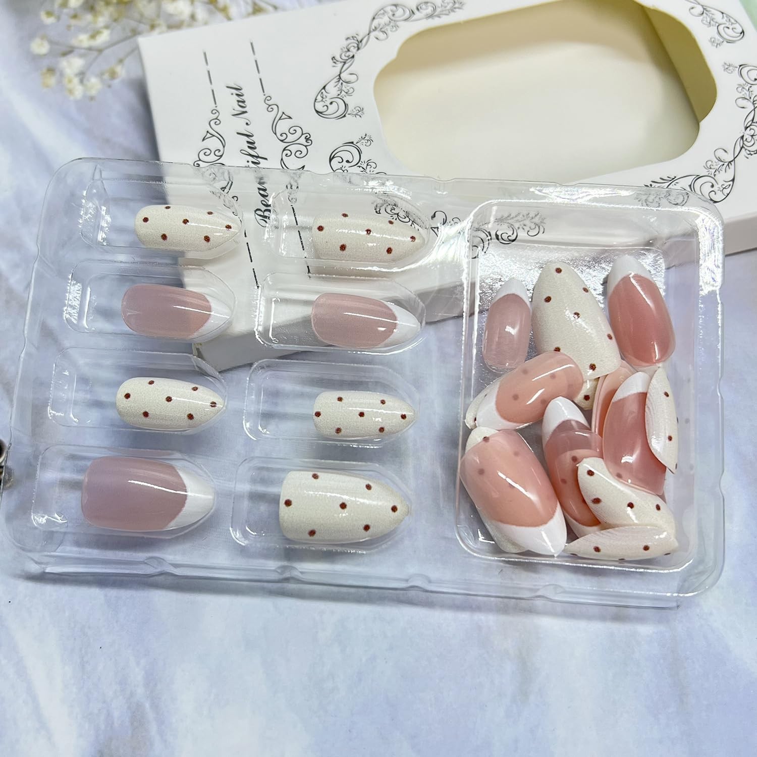 Polka Dot Press on Nails Short Almond Fake Nails for Women 24Pcs
