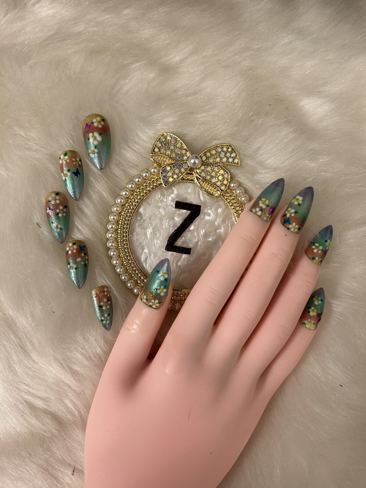 Z NAILZ! Gorgeous set of Handmade Custom Floral Ombre’ Stiletto Press On Nails