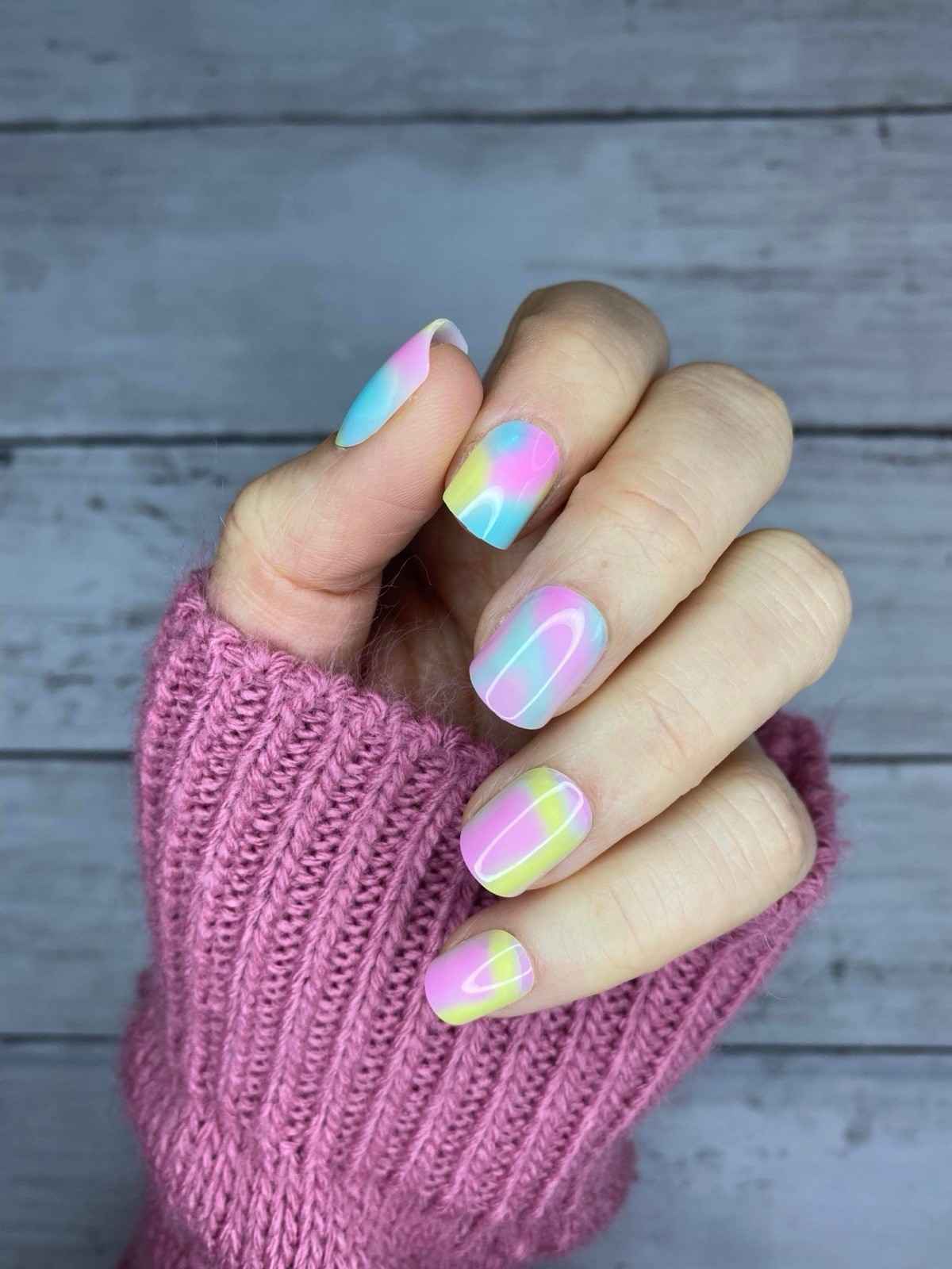 Red Aspen Press On Nails, Short Square, Tie-Dye Time, Bailey