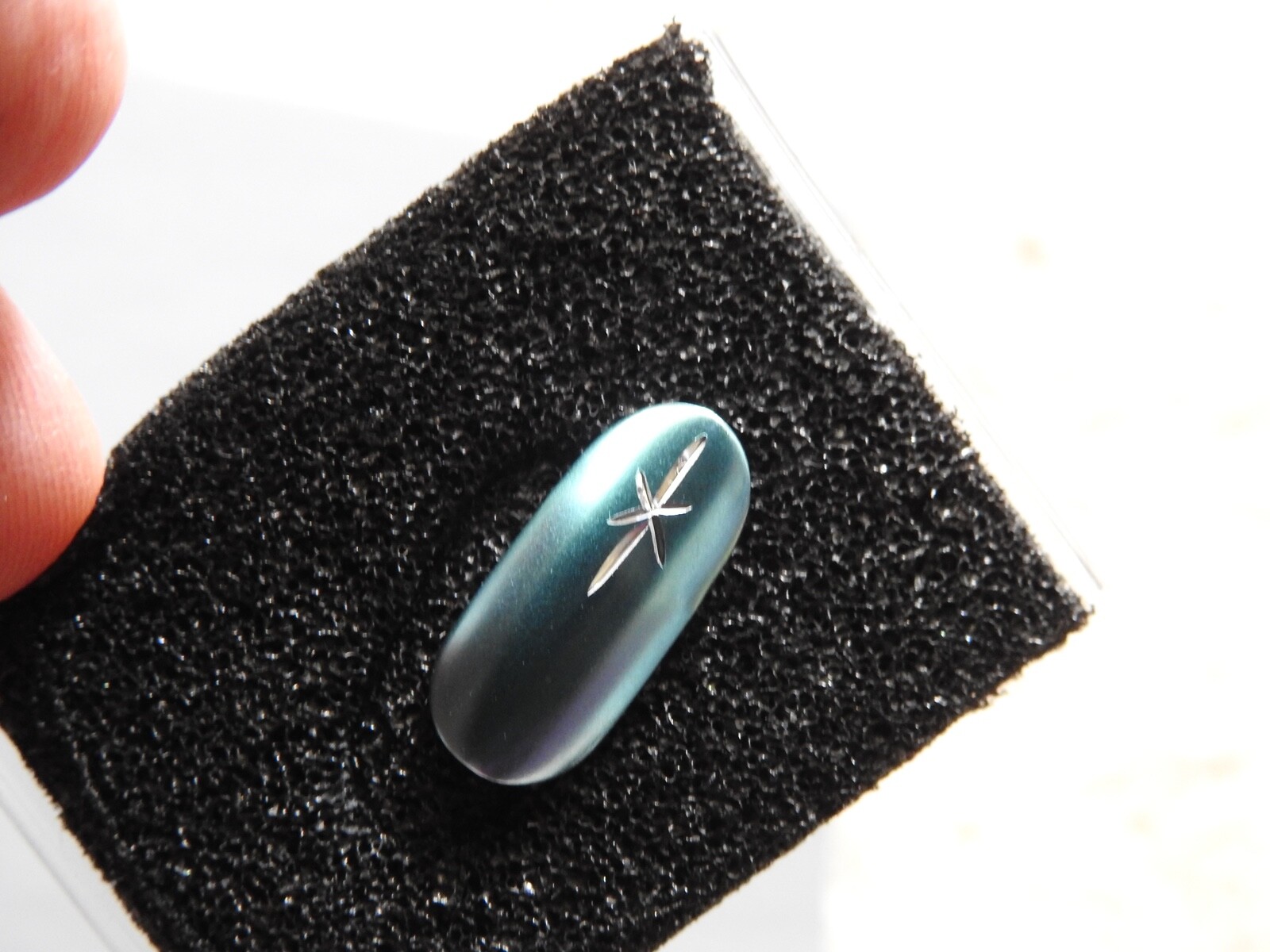 NOS REUSABLE ALUMINUM FINGER NAIL icy aqua blue with diamond cut starburst