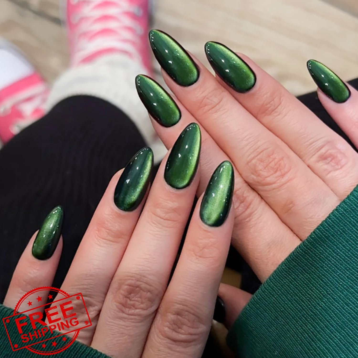 OSTTMA Green Press-On Nails Medium Almond Green Gem
