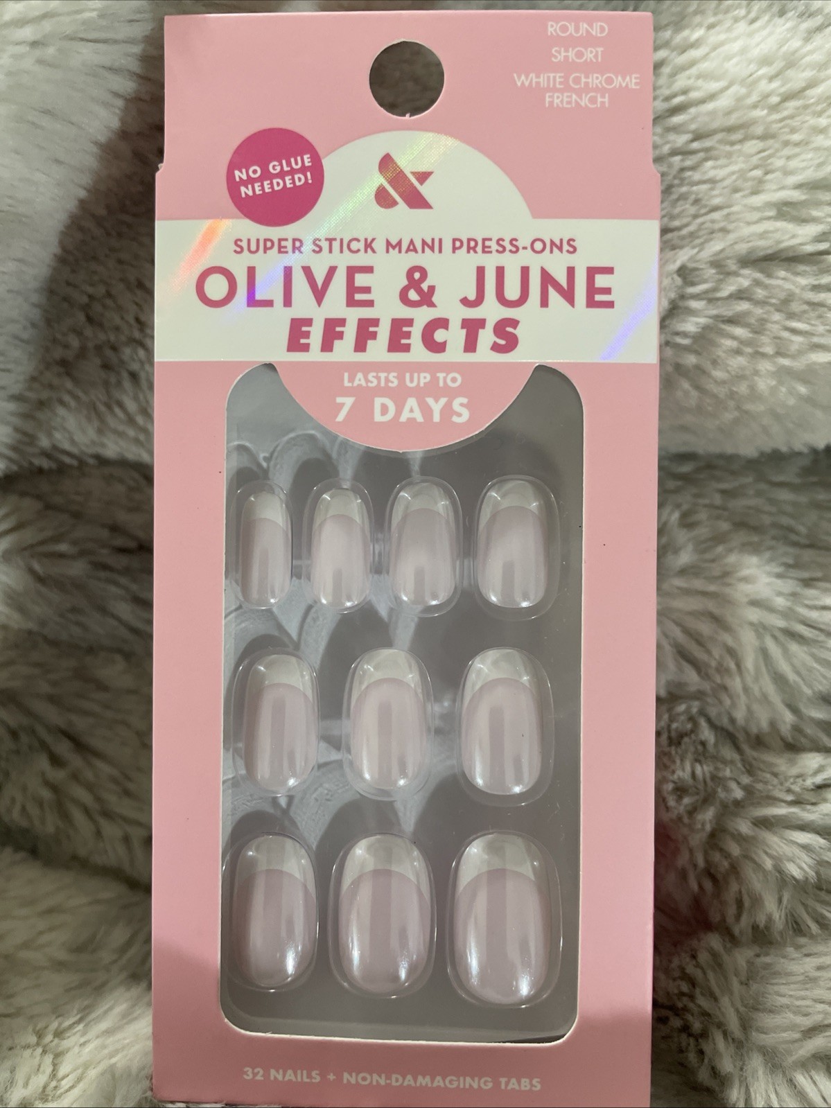 Olive & June Super Stick Press On Nails Round Short White Chrome French