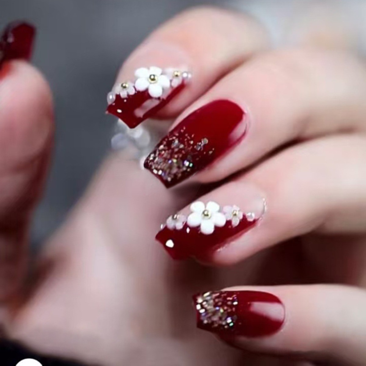 48Pcs-Medium Square Wine Red Glitter Gradient Flower Rhinestone Press on Nails