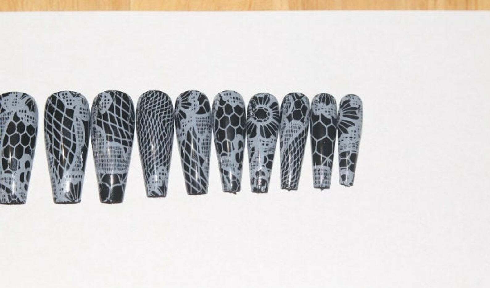 Black nails with white lace- press on nail set- (Set of 18 sizes 0-8)