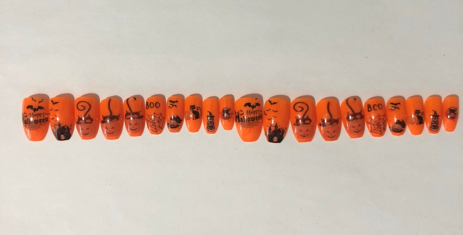 Black Cats and Pumpkins- press on nail set- (Set of 20 sizes 0-9) Short Coffin