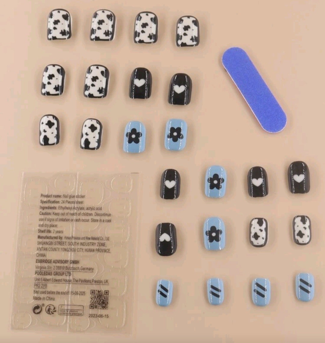 Press-On Nails Blue Black White Hearts Flower Animal Print Short Rounded Finish