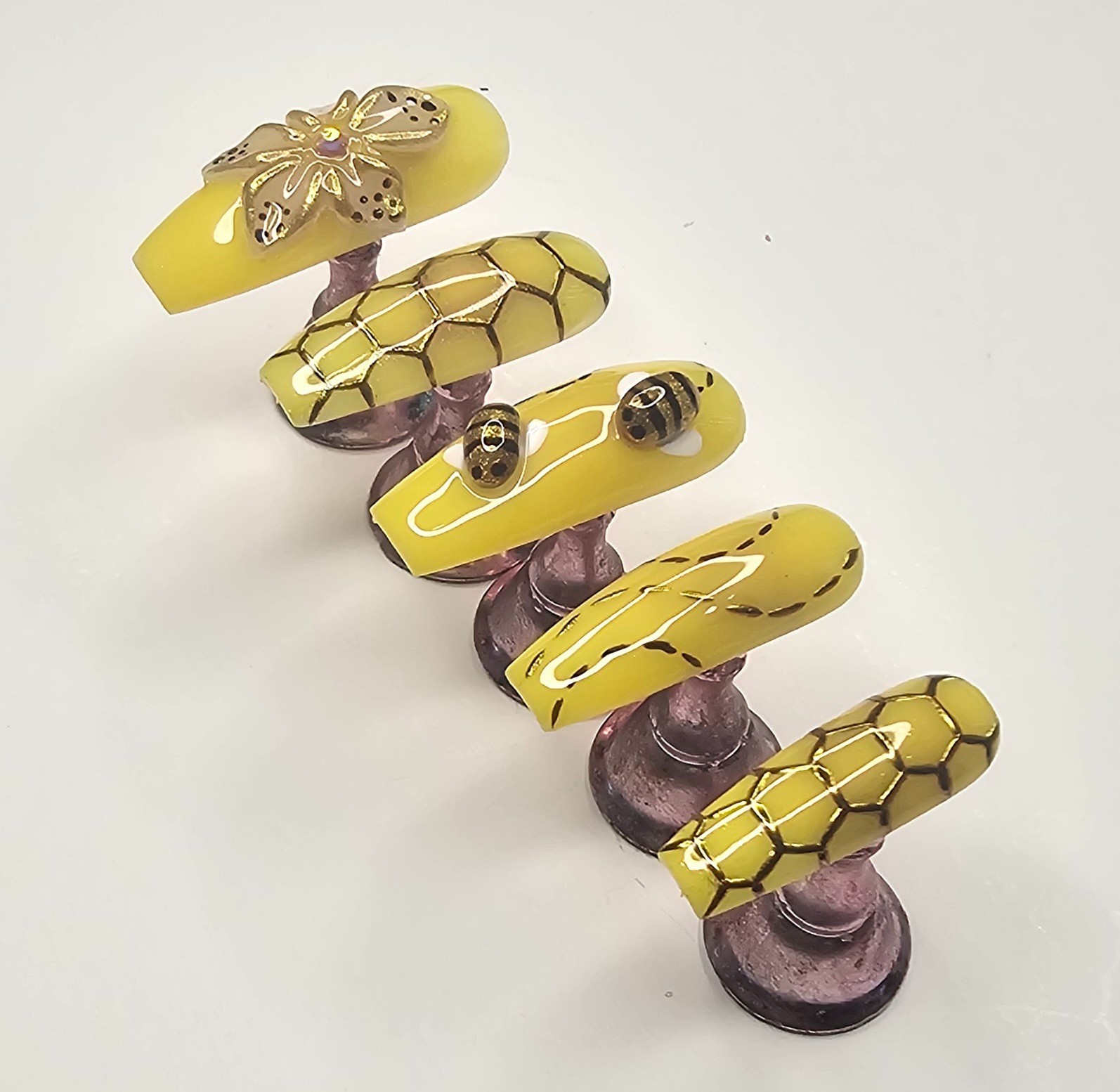 Press-On Nail Set #84: Bee Happy