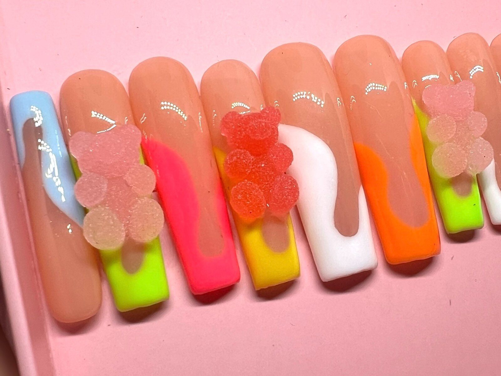 Luxurious Handmade Acrylic Press On Nails – C5 – High Quality & Reusable