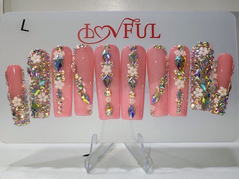 LOVEFUL Press On Nails