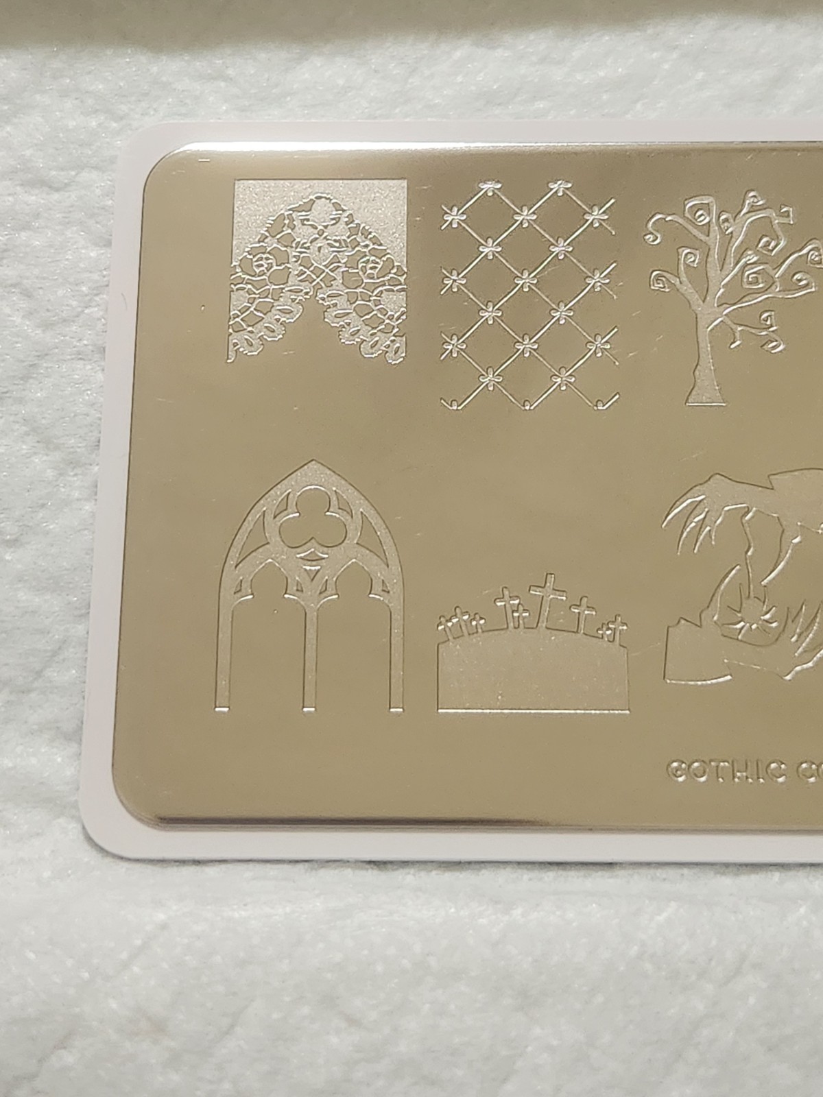 MoYou London Nail Stamping Plate – Gothic 04