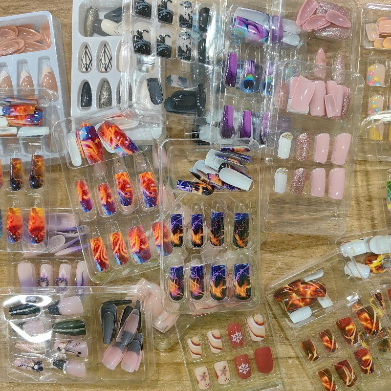72 Exquisite Multi-color Fake Nails with Random Styles, Daily Holiday Nail Art