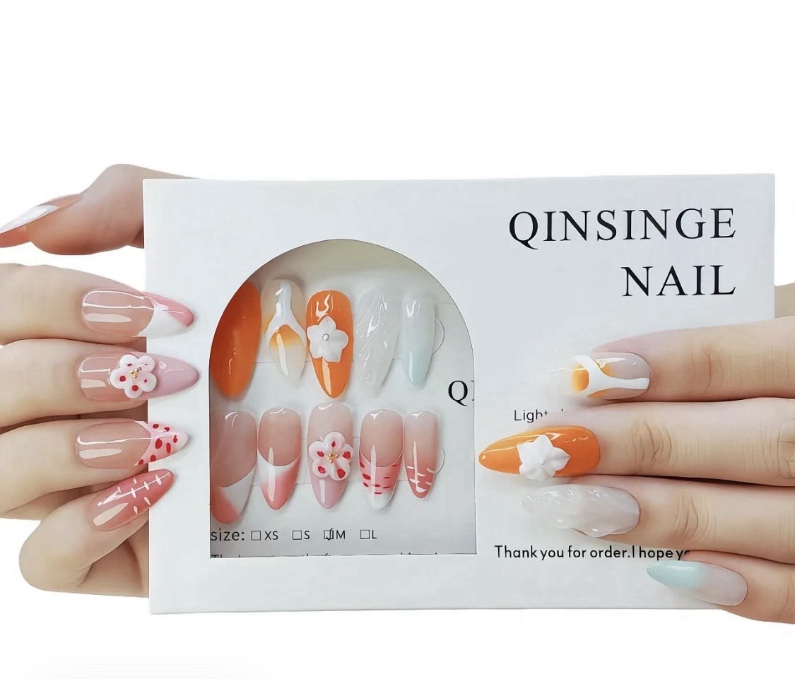QINSINGE Red Spider Lily Press-On Nails