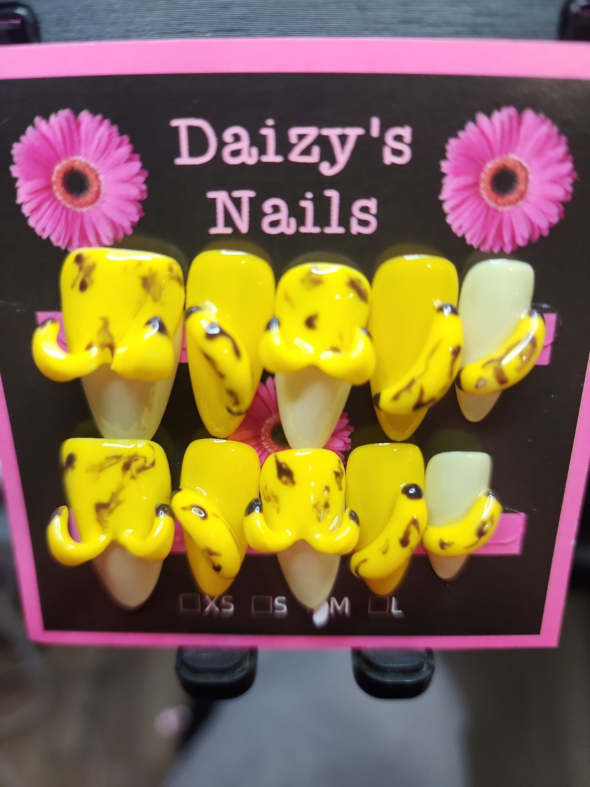 Medium Size Press-on Nail 10Pc Set Handmade Almond Yellow 3D Banana 2.5Cm Length