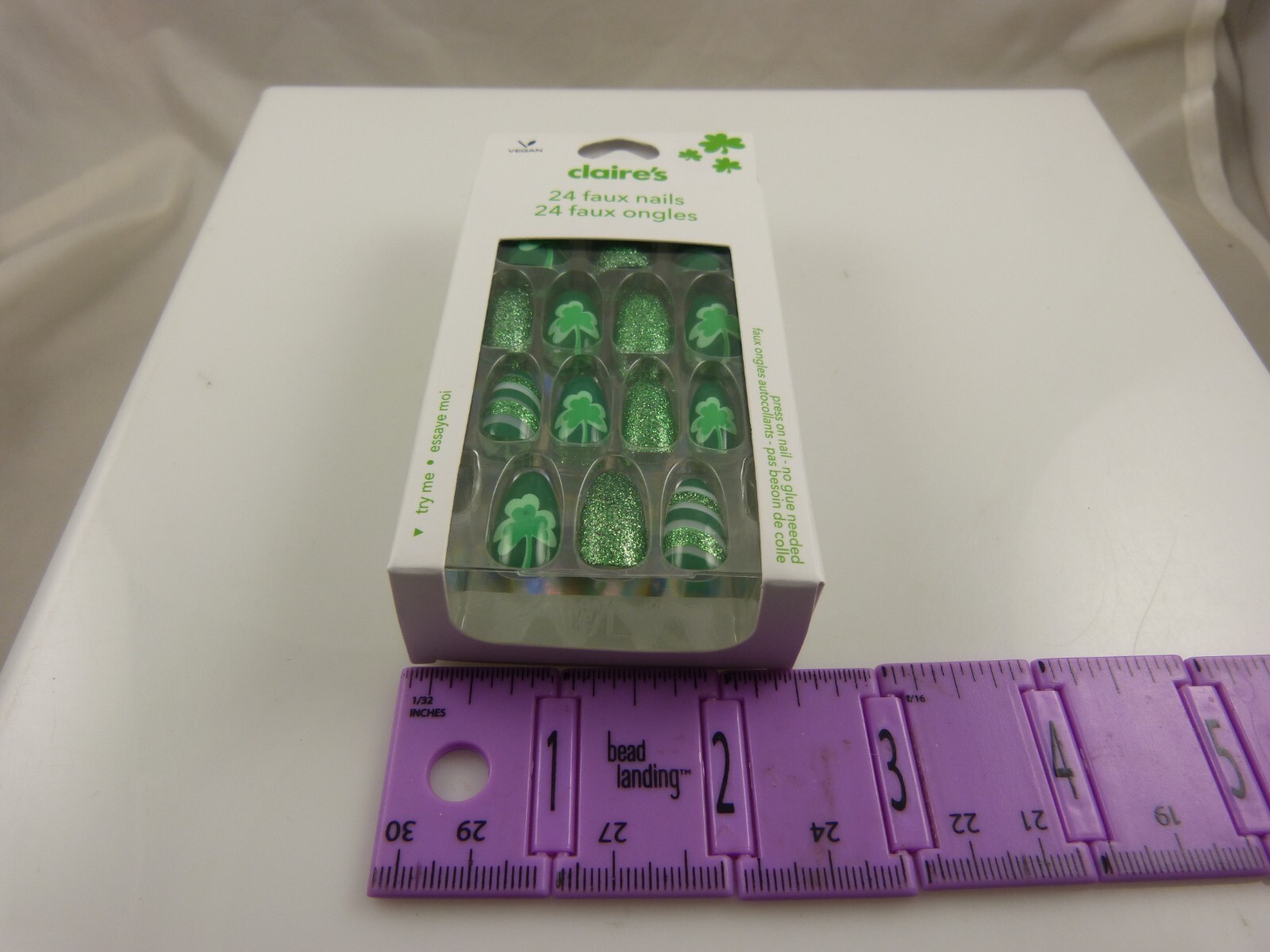 Claire’s faux false nails Shamrock clover St. Patricks day glittery