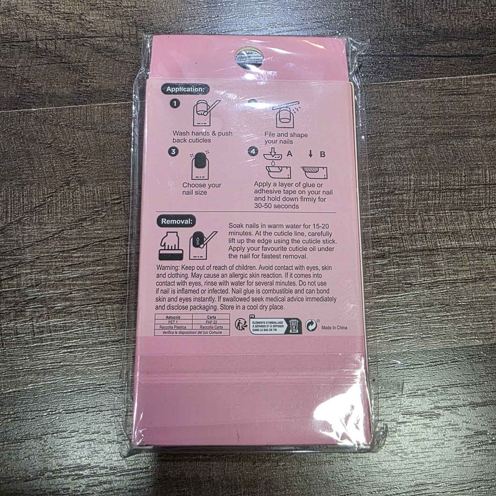 24 Pcs Manicure Do It Yourself Press On Nails Natural Delicate & Comfortable