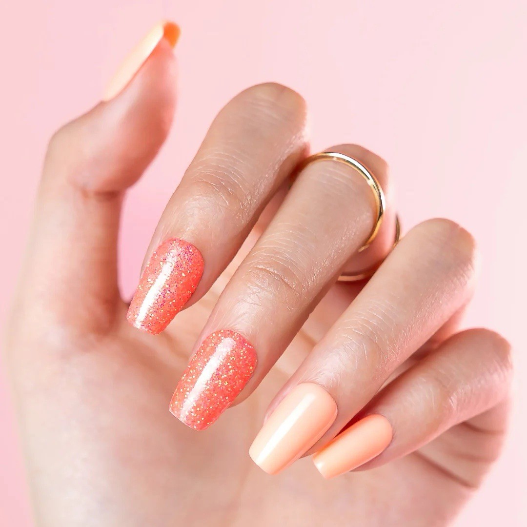 Red Aspen Kailani’s Living Coral Medium Coffin Nails New With Glue
