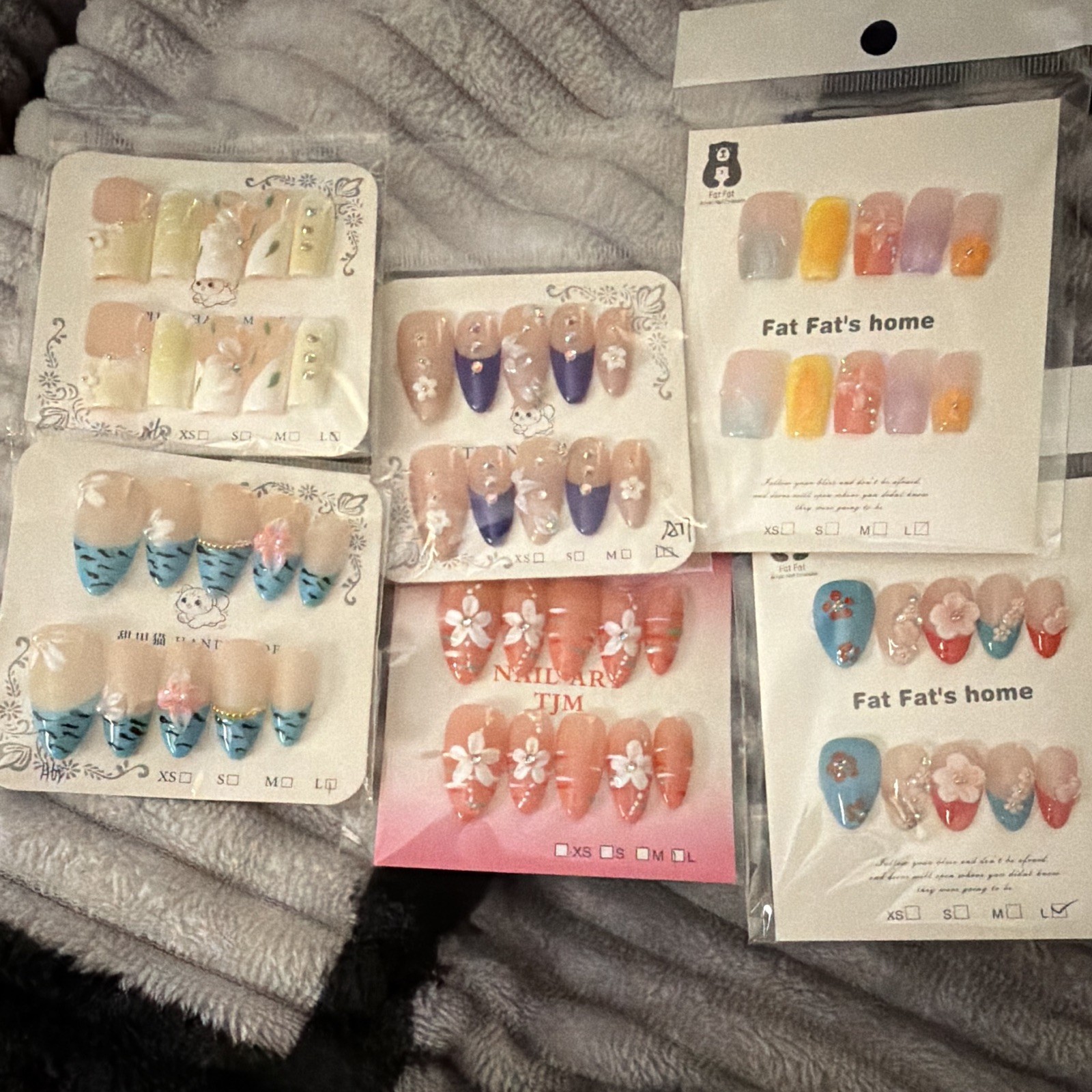 Press-On Nails Lot of 6 size large
