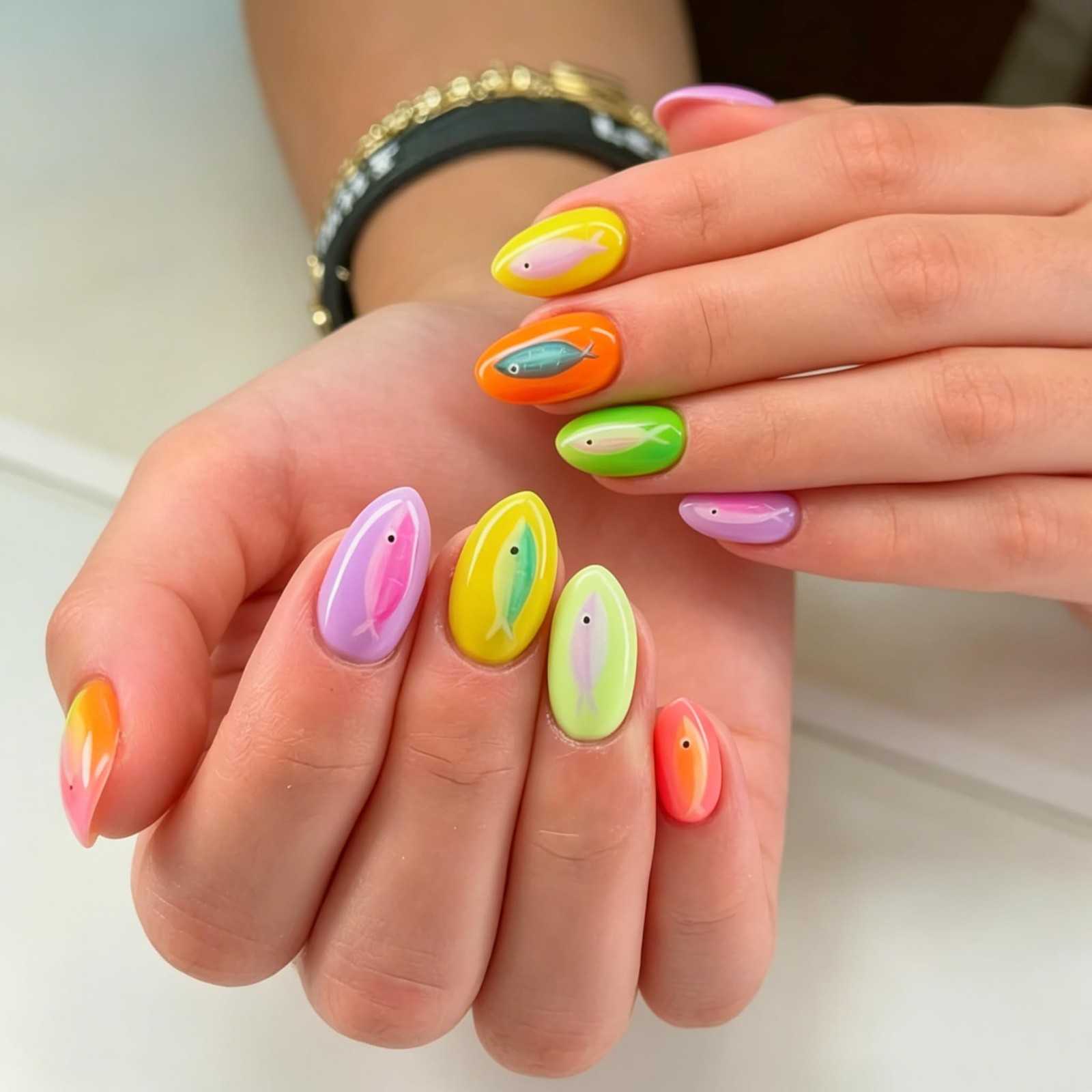 Tephrent Short Almond Press on Nails Little Fish