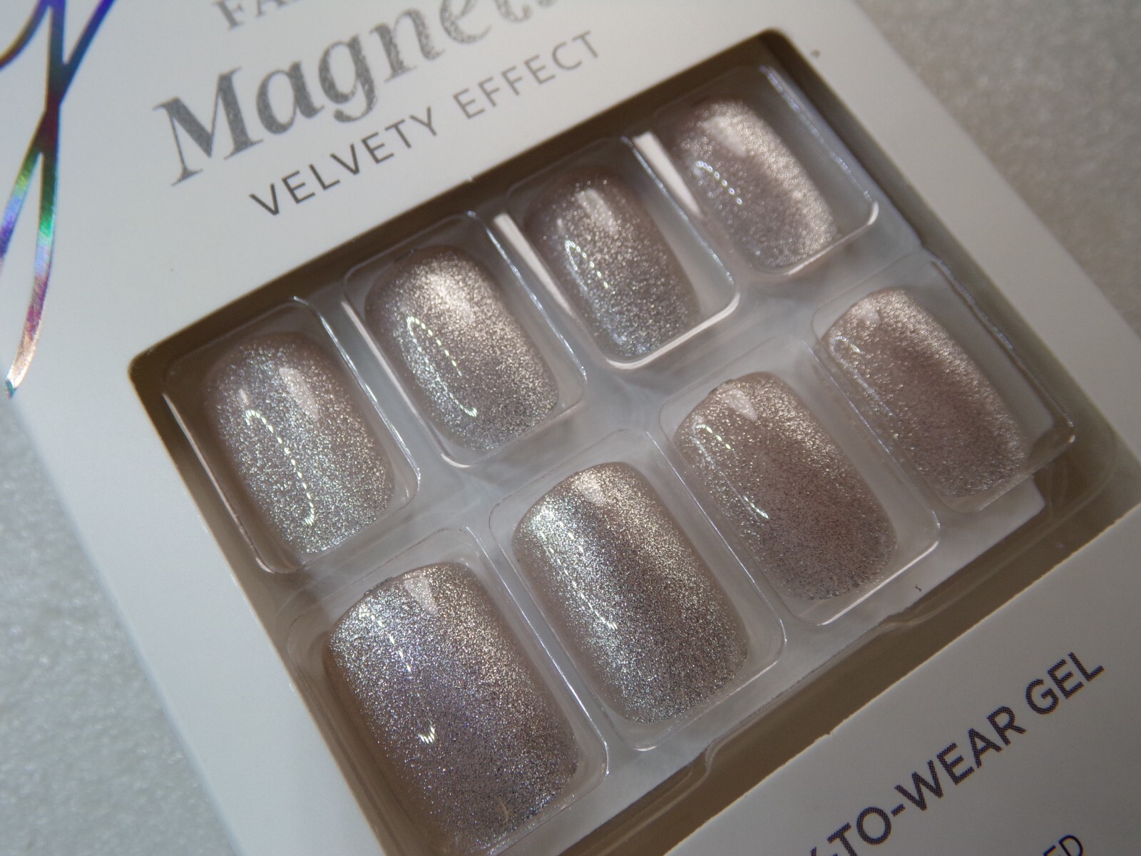 KISS Gel Fantasy NAILS Shiny Magnetic Silver GLUE ON Short LENGTH Velvety Effect