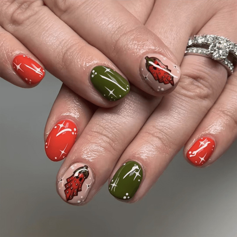 48Pcs-Short Round Red Green Strawberry Star Hand Painted Press on Nails