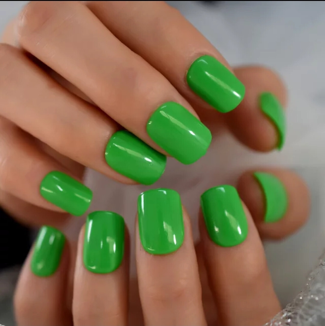 24 Short Press on Nails kit w glue green gel square squoval