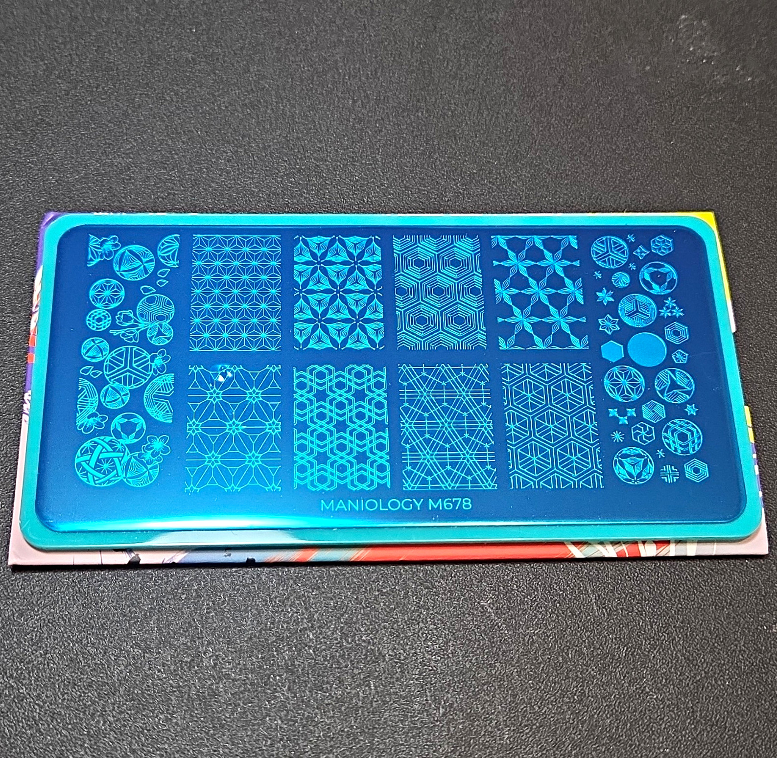 Maniology Colorful Threads M678 Nail Art Stamping Plate