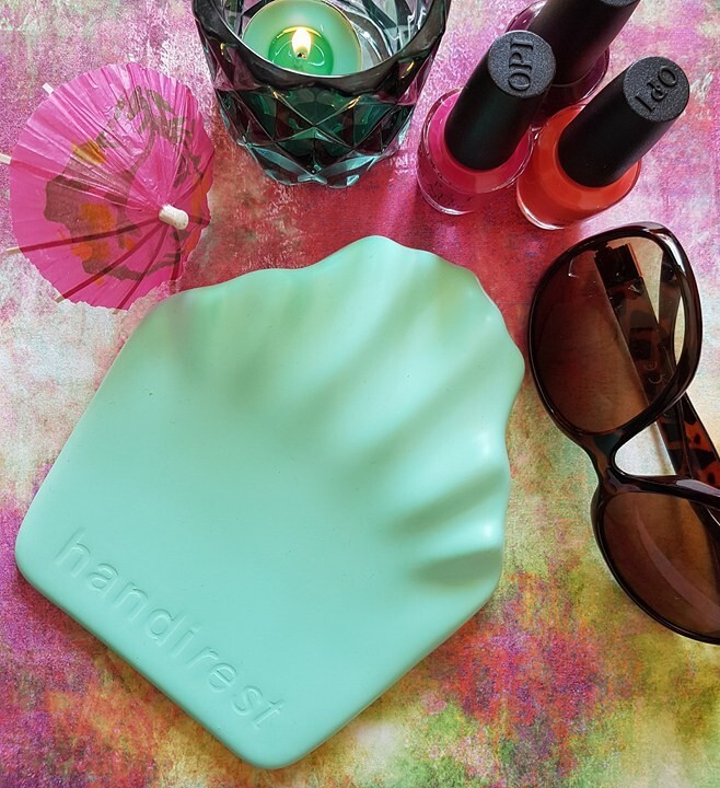 Handirest Manicure Accessory – New – Boxed – Nail Art Tool – Green Colour
