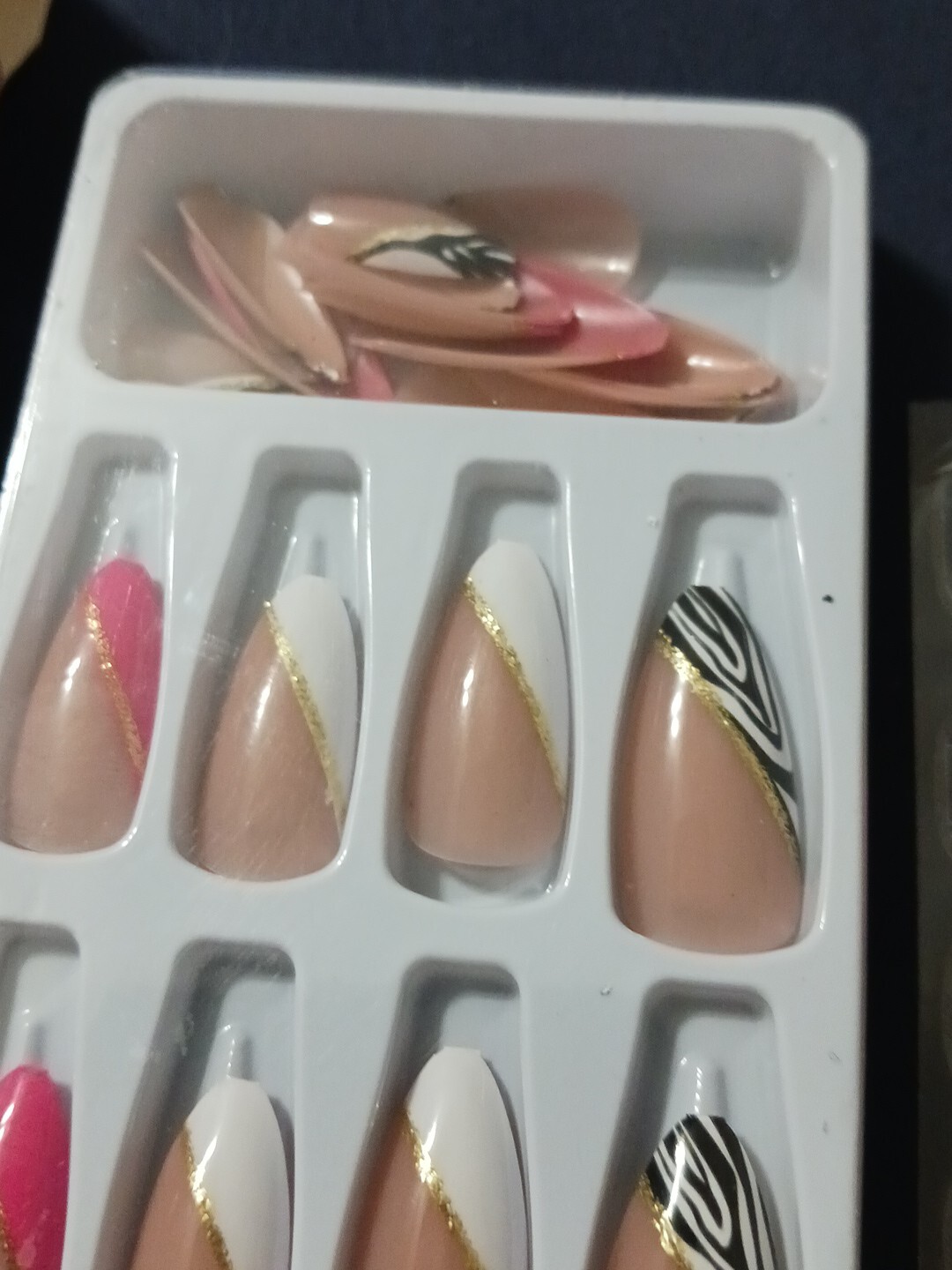 Nude & Zebra Angled Pattern Gold Glitter Reusable Press On Nails 24 pcs