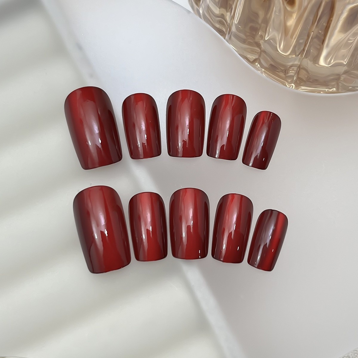 48pcs Press on Nails Glossy Burgundy Short Square Fake Nails Elegant Daily Wear