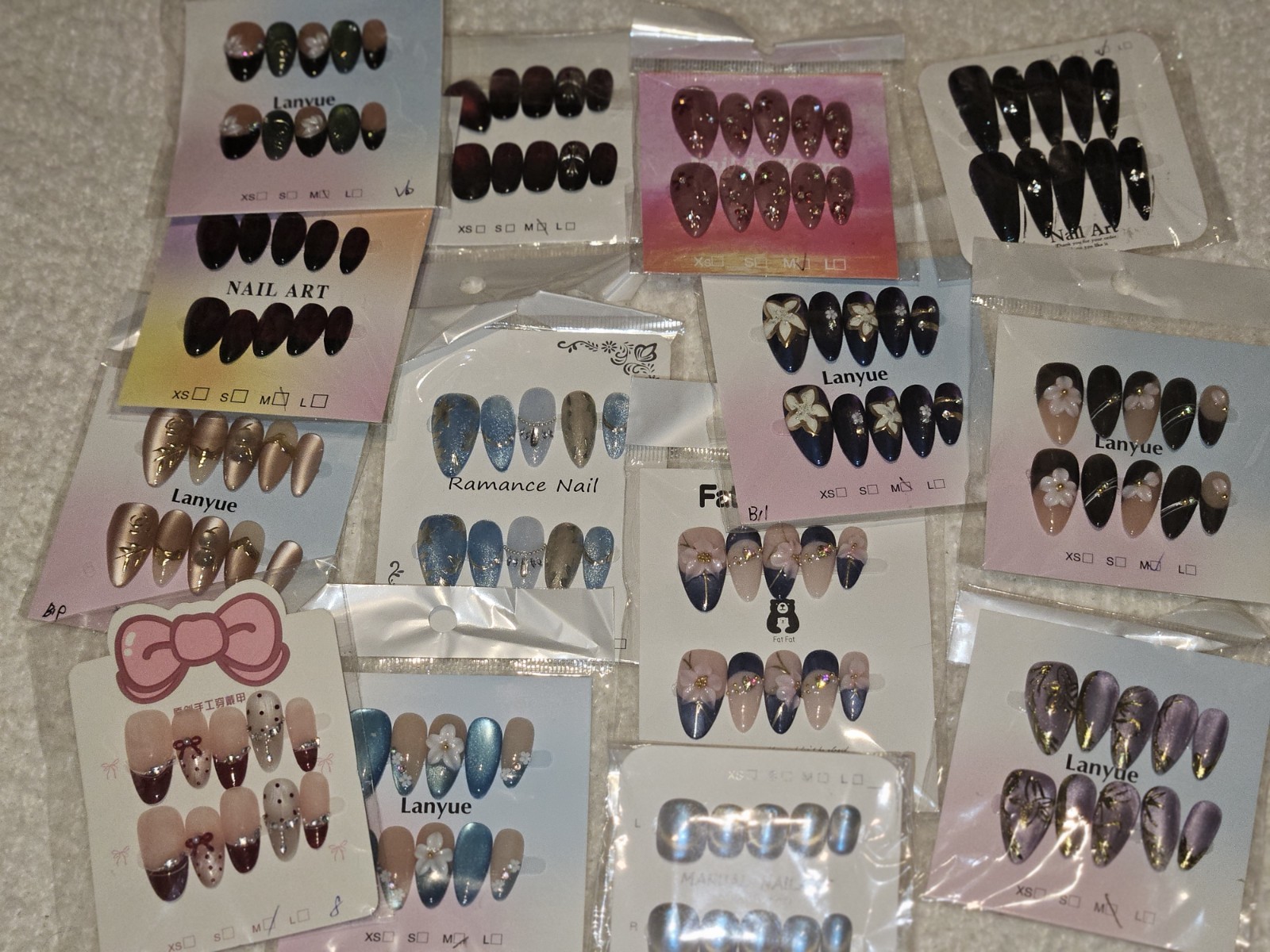 Press on Nail Bundle Cat Eye style Medium size; 14 sets