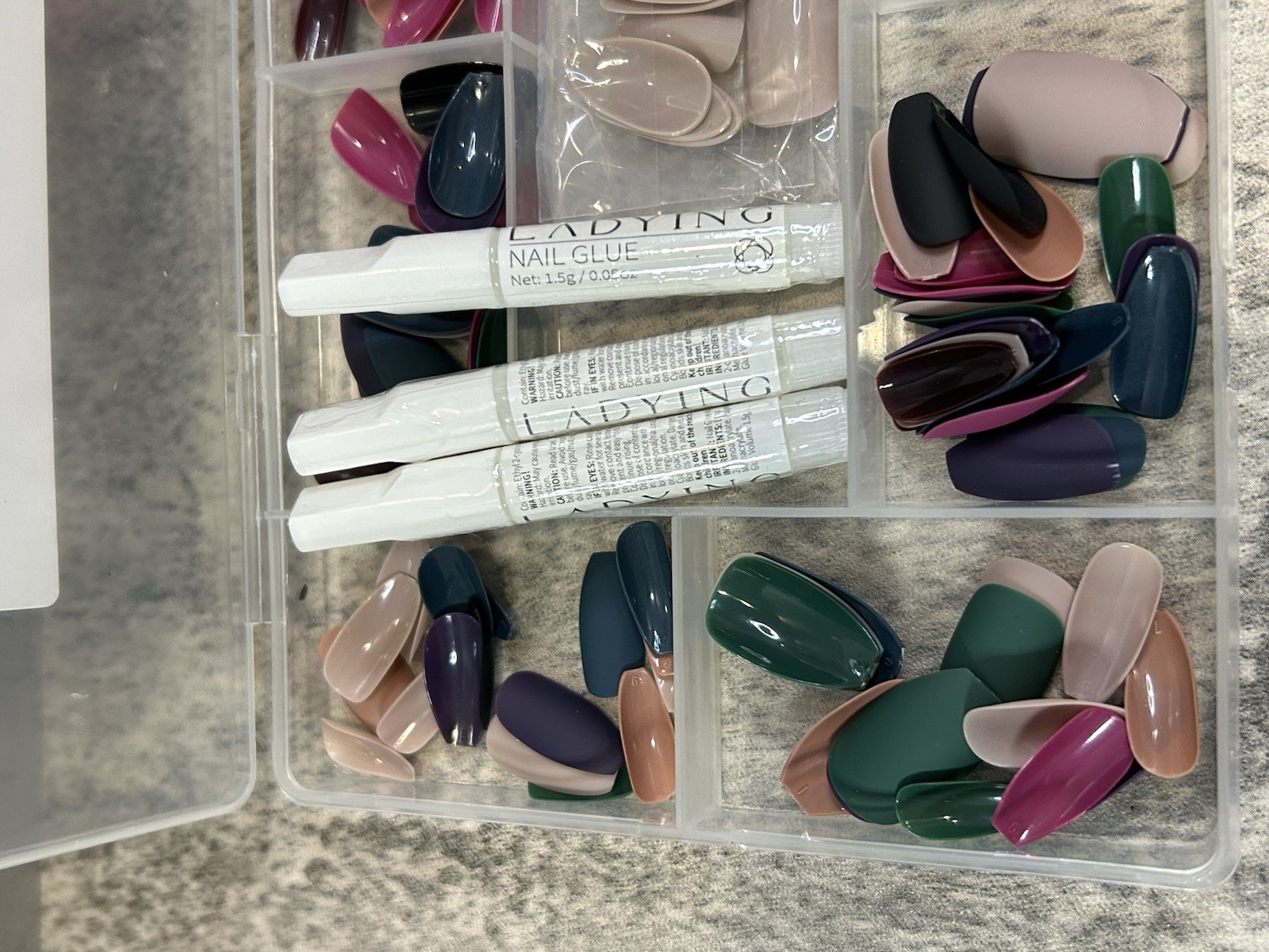 Ladying Press On Nail Set w/ Nail Glue Multiple Sizes & Colors – Open Box