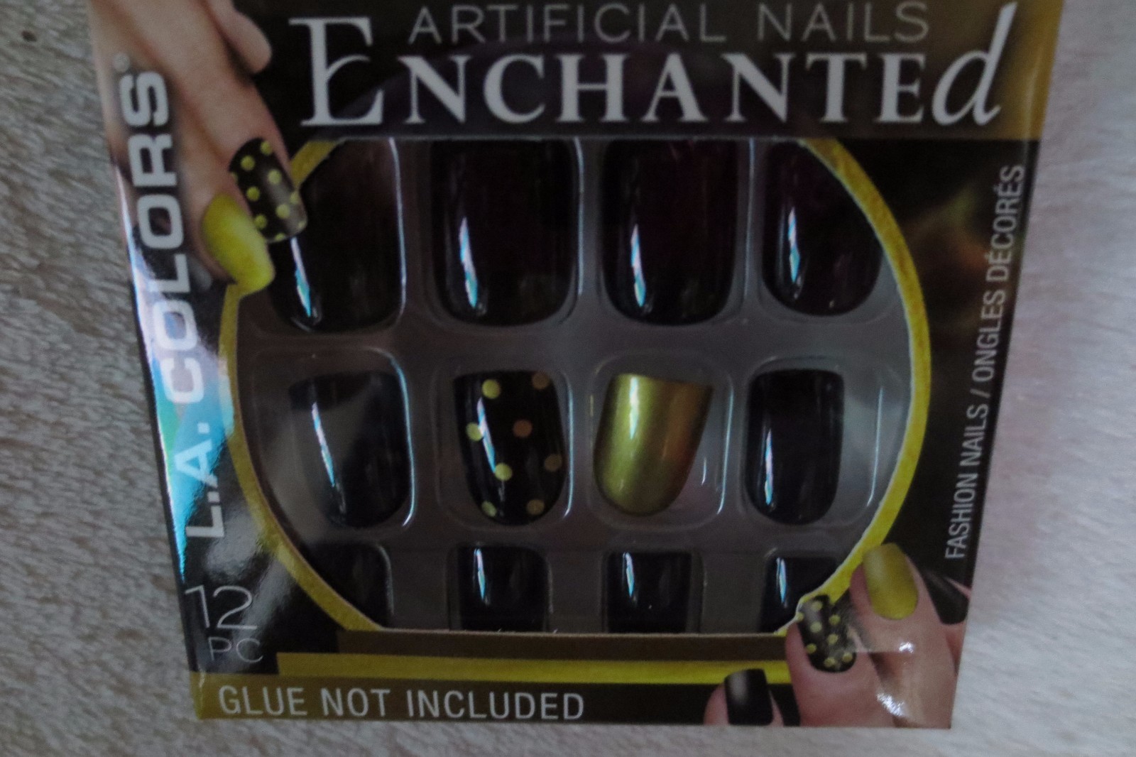 L.A. Colors Artificial Nails Enchanted Halloween Black/Gold Short New
