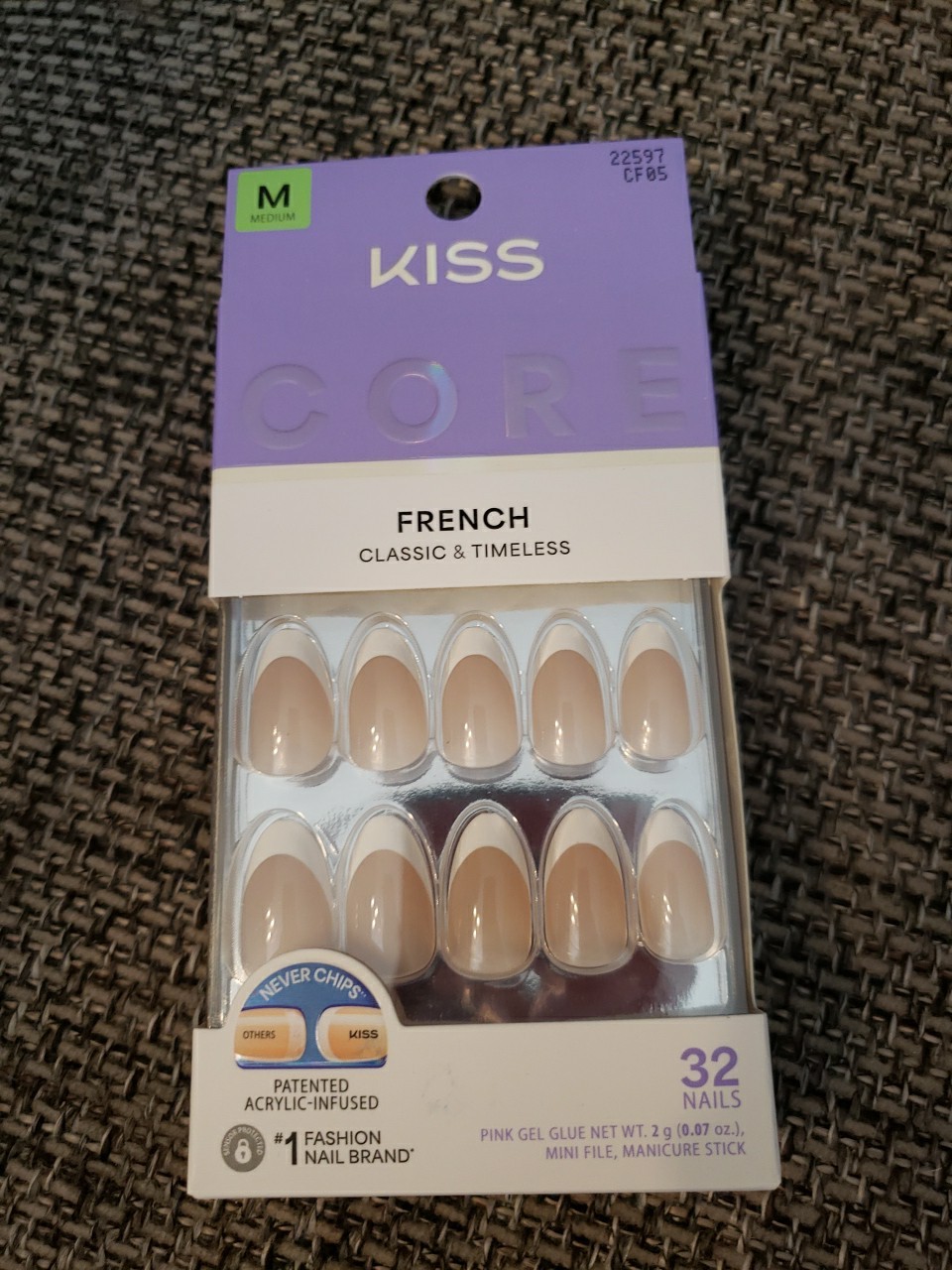 KISS CORE Press On Nails, Almond Shape, 32 Nails, Nail Glue Included Medium