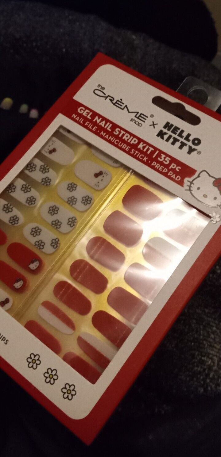 Sanrio The Créme Shop HELLO KITTY CLASSIC CUTIE Red & White Gel Nail Strips❤️