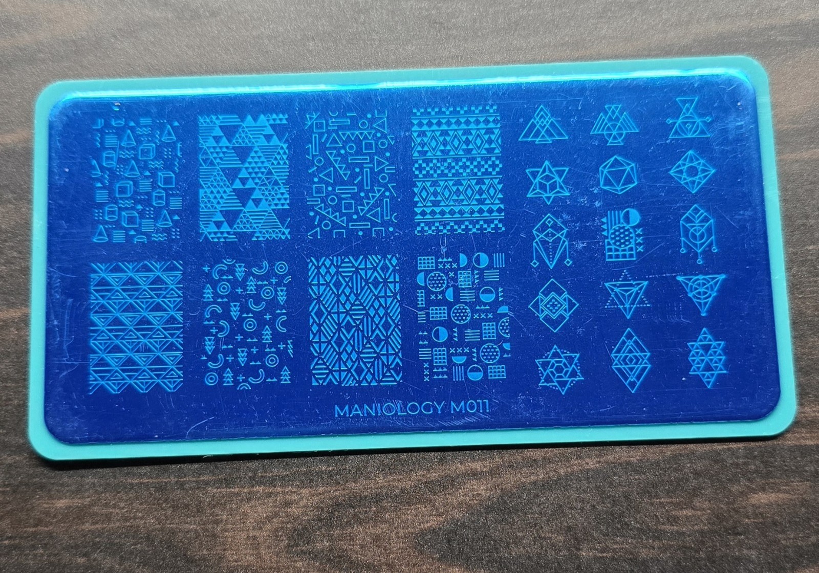 Maniology M011 80s Vintage Retro Crystal Sprinkle Pattern Shape Nail Stamp Plate