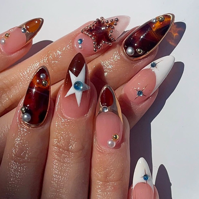 24Pcs-Amber Star Rhinestone Press on Nails Glossy Almond Nail Art Set for Women