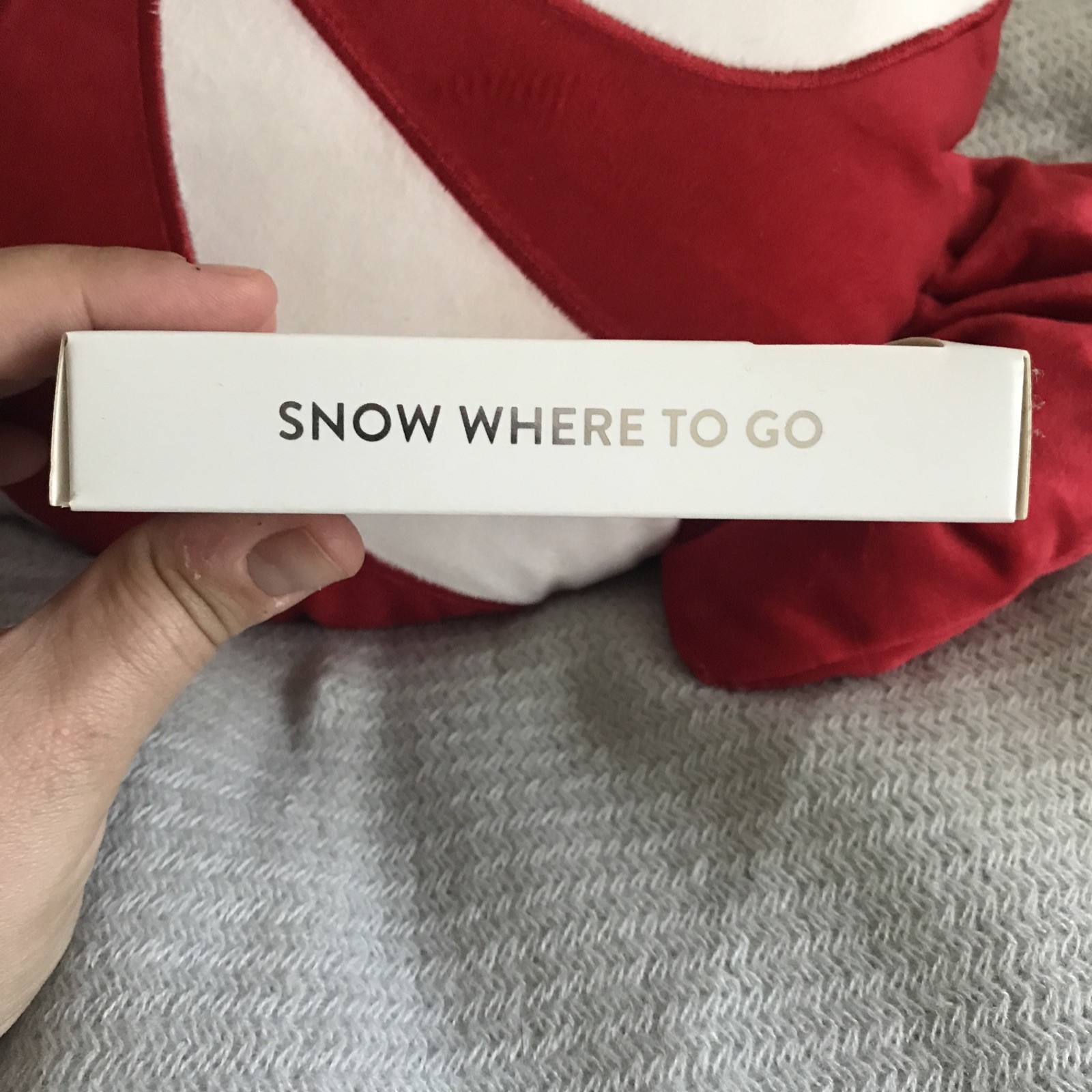 Snowy White, Medium, Squoval, Shimmery, Winter, Simple PressOn Nails