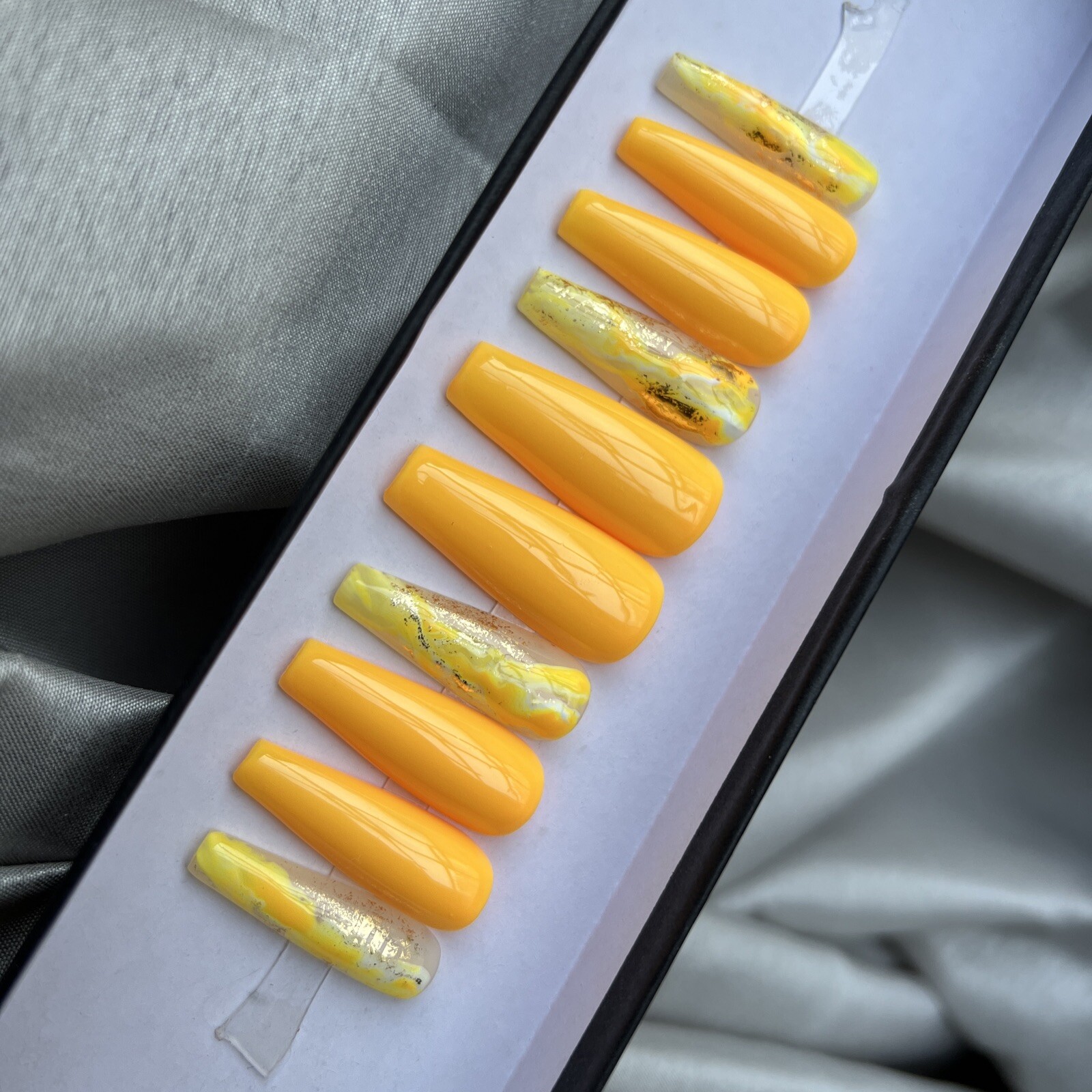 ✨ORIGINAL LUXURY Gel Press On Nails, Yellow Gold Flakes Coffin, 10p W/ kit MED
