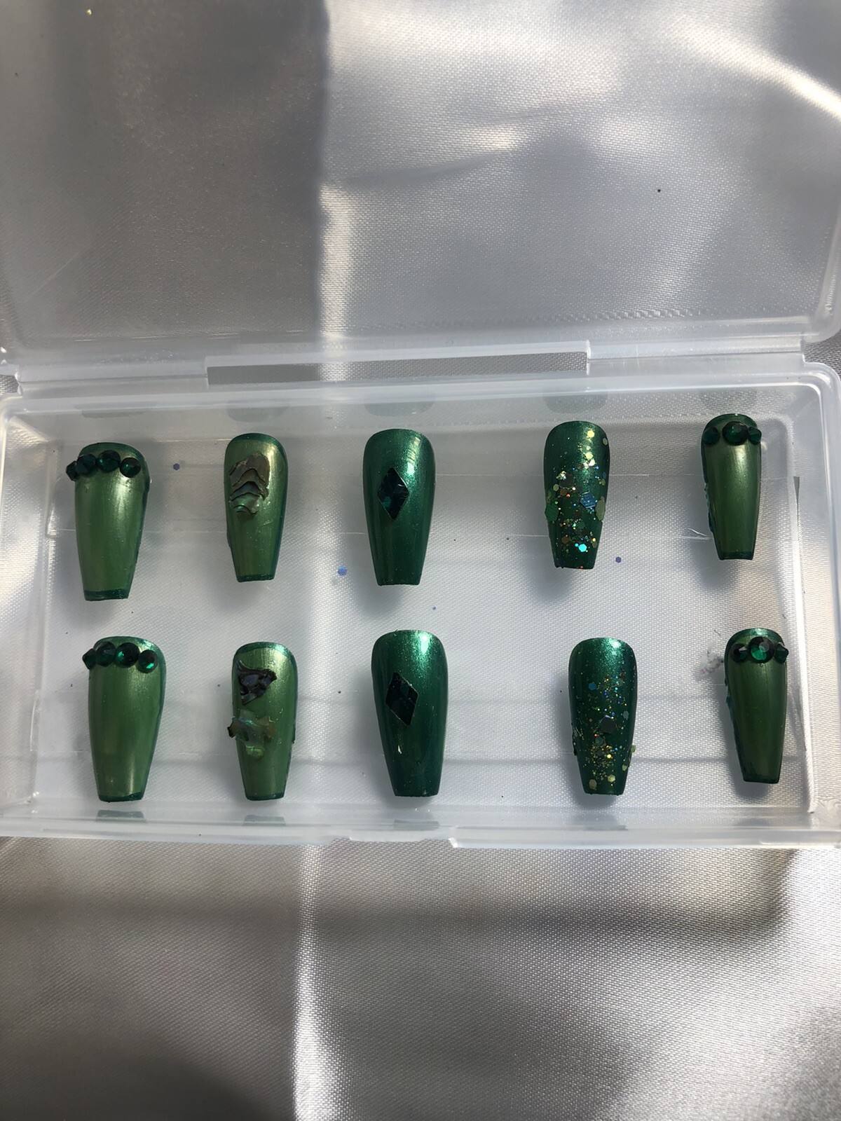 Z Nails! Homemade/Handcrafted Set of Press On Nails