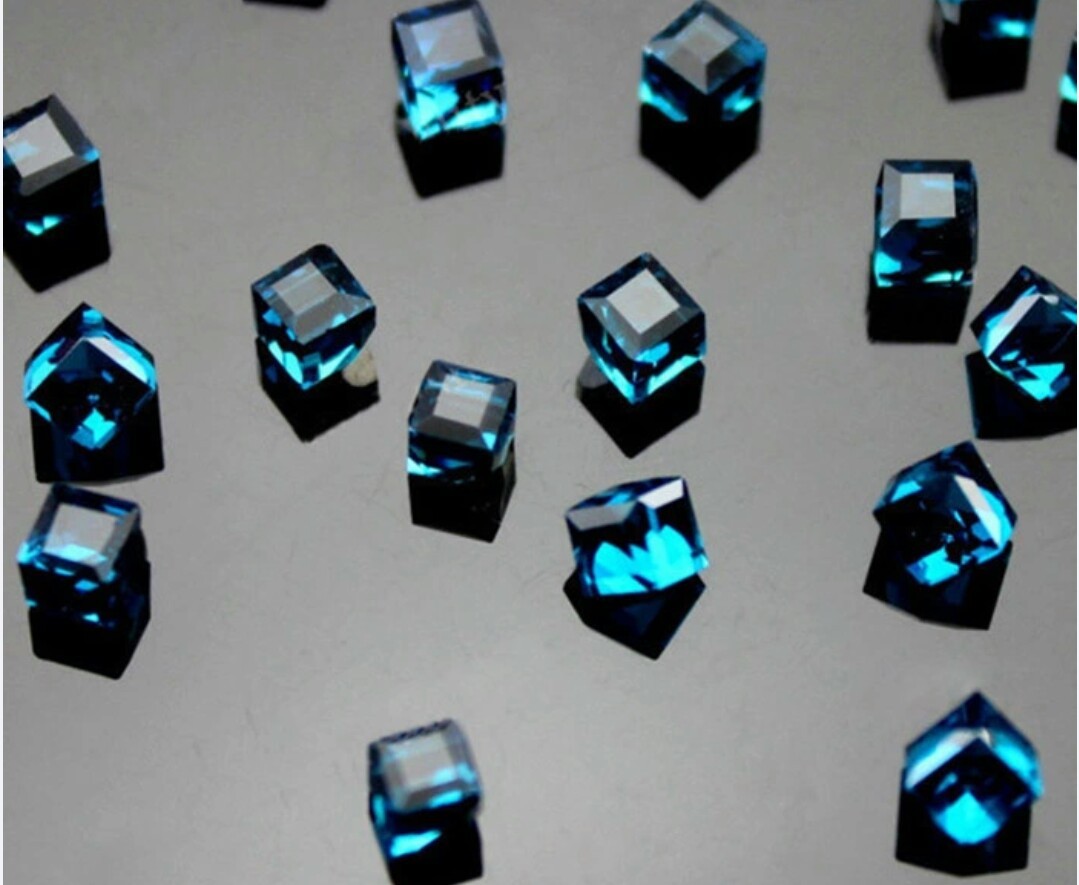 5pcs New 3D Colorful Rhinestone Crystal Cube Nail Art DIY Decorations