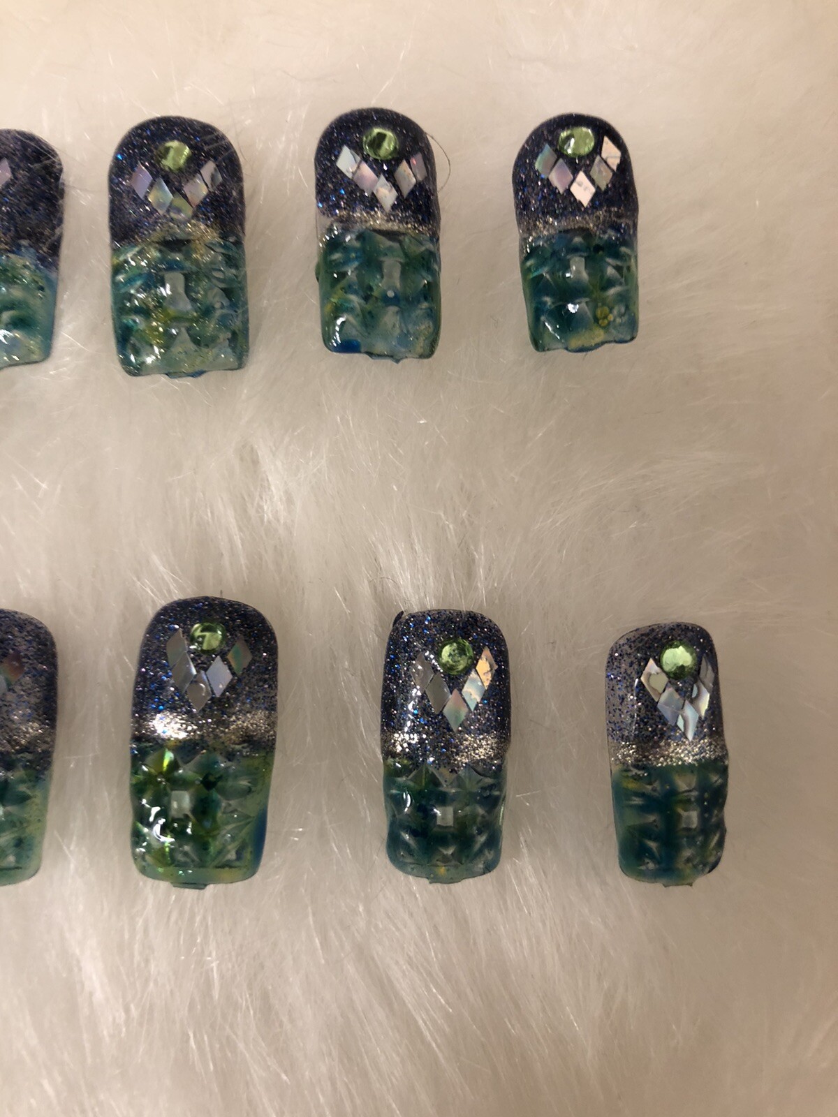 Z NAILZ!: Z CLAWZ! Gorgeous Set Of Alligator Textured Green/Blue Press On Nails