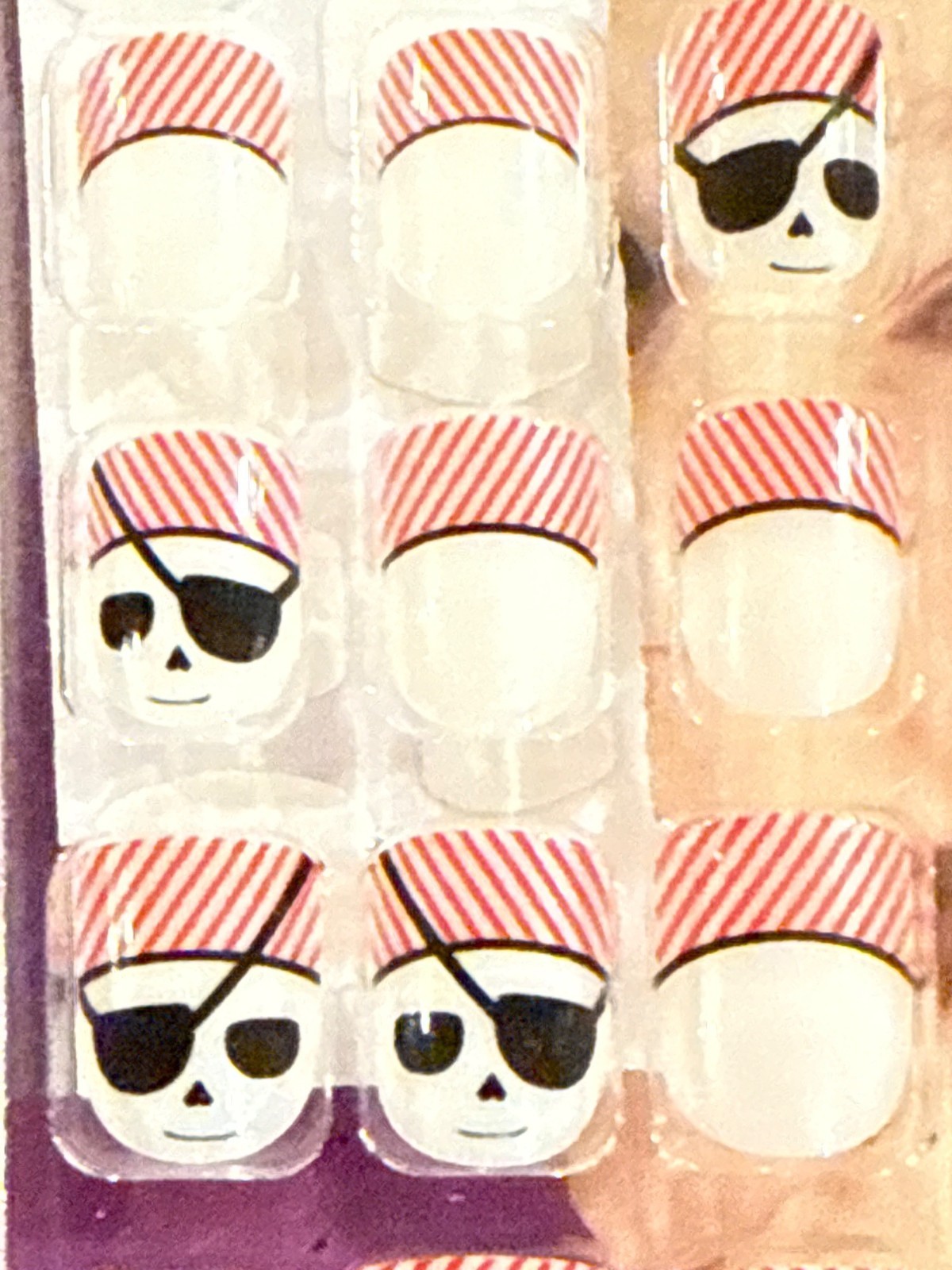 FING’RS 20 Stick-On Nails White+Red+Black PIRATE SKULL Stripes w/ Stick-On Tab