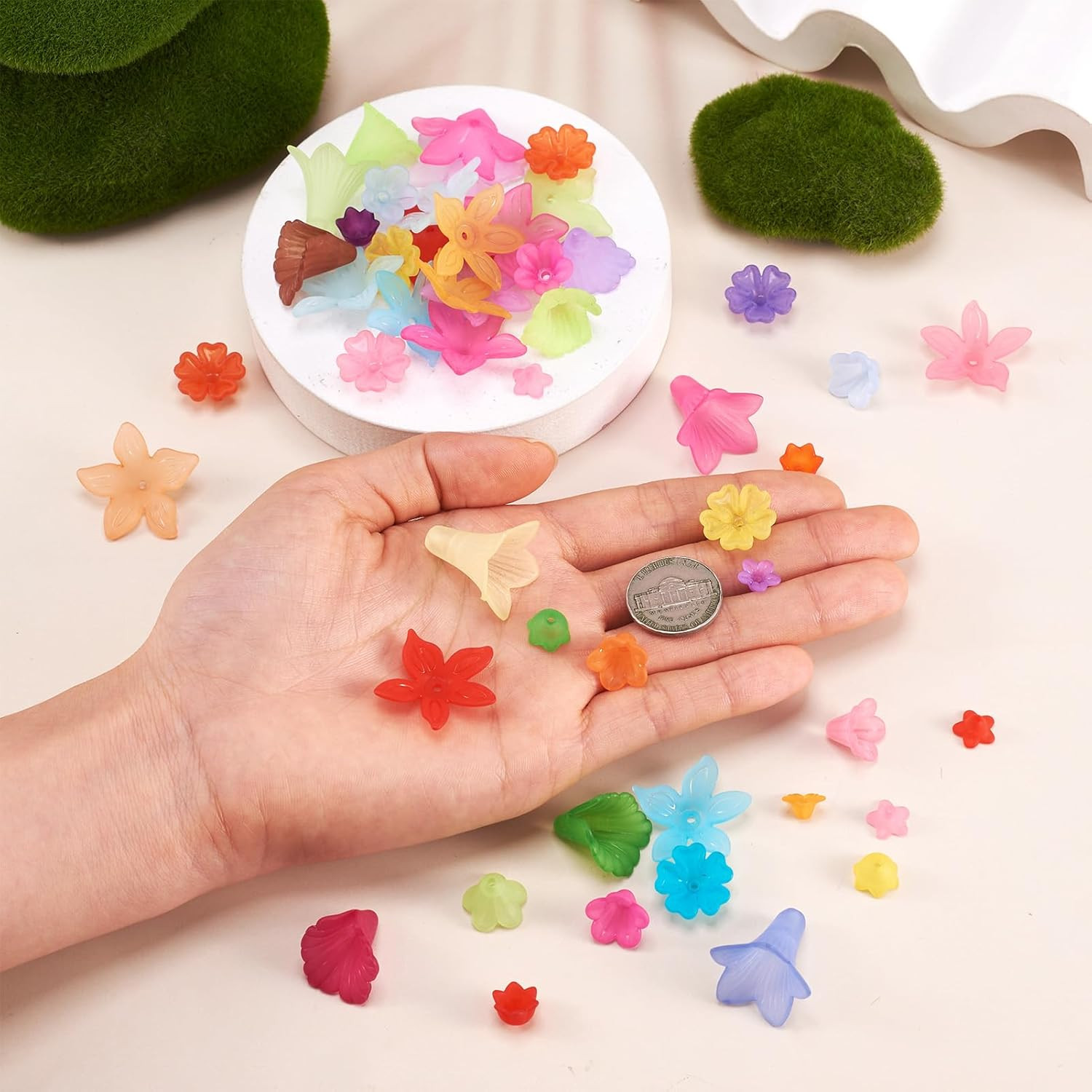 400Pcs Mixed Acrylic Flower Beads Caps 8 Style Colorful Frosted Floral Spacer Lo