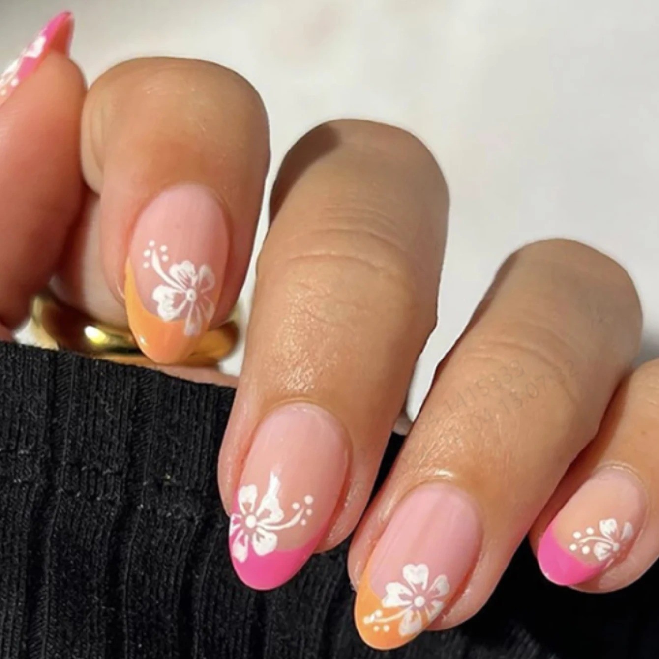 24 Pcs Oval Short Press On Nails Gradient Glossy Mixed Colors False Nail Set