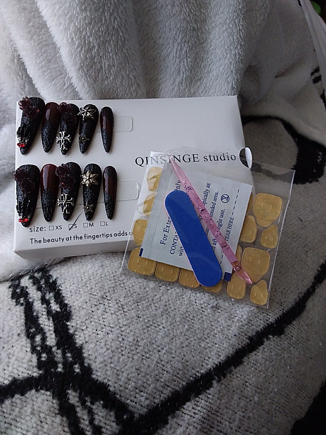 Qinsinge Dark Witch Press On Nails Witha Black Gothic Design And 3D Charms