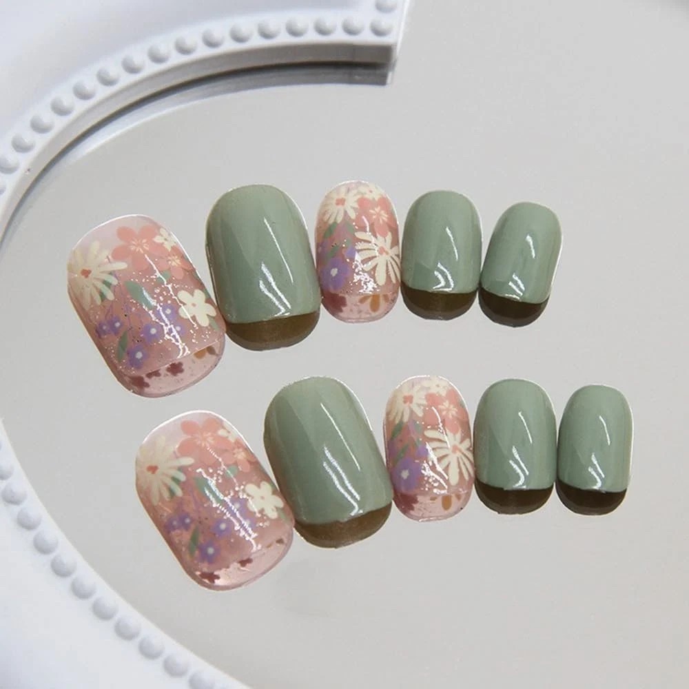 S.A.V.I 24 Pcs Short Natural Nude & Green Floral Press On Nails | Reusable DIY