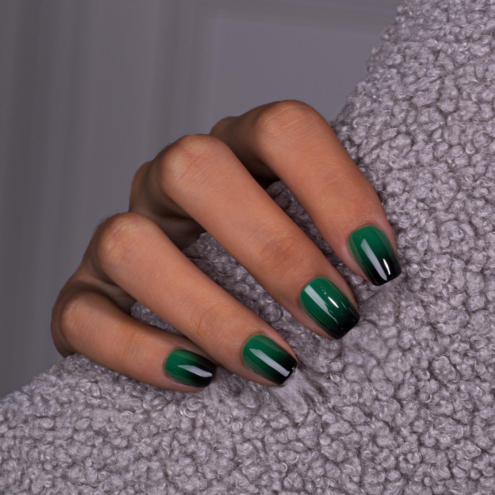 KQueenest French Press On Nails Short – 0.04 Fl Oz (Pack of 30), ombre green