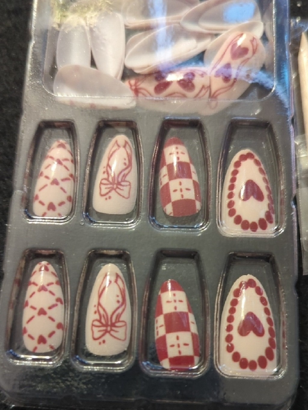 Press On Nails – Cream and Red Bow Heart Printed